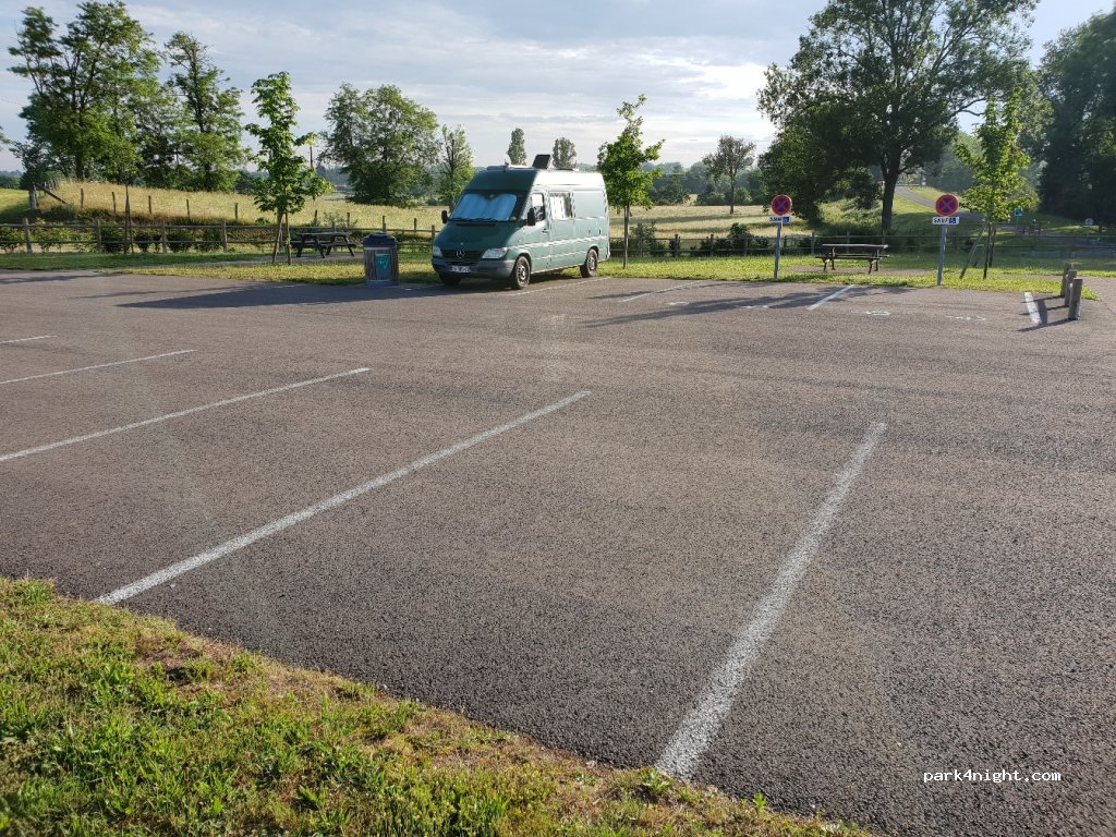 (71600) Saint-Yan - Cité Aéronautique — foto 3