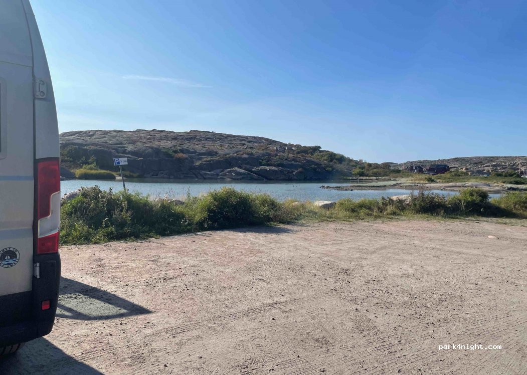 (457 47) Hamburgsund - 25 Havsvägen — foto