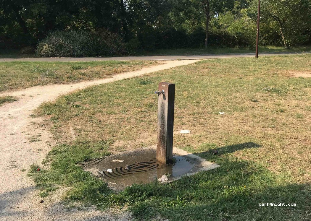 (84000) Avignon - 1 Rue des Frères Lumière — foto