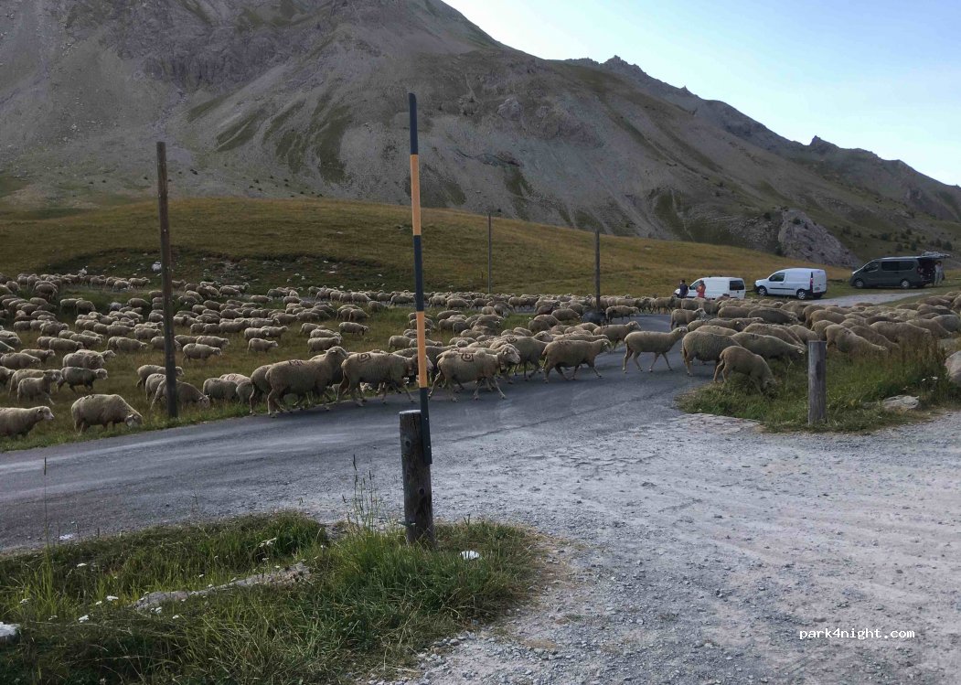 (04400) Uvernet-Fours - — foto