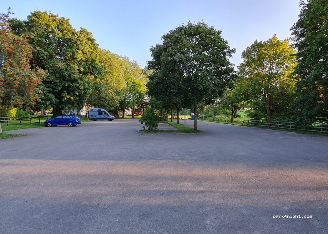 (532 73) Varnhem - Axevallavagen — foto