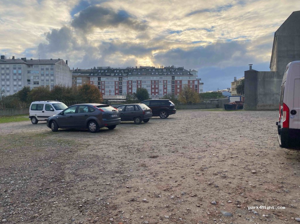(27710) Ribadeo - 20 Rúa Julio Lazúrtegui — foto 2