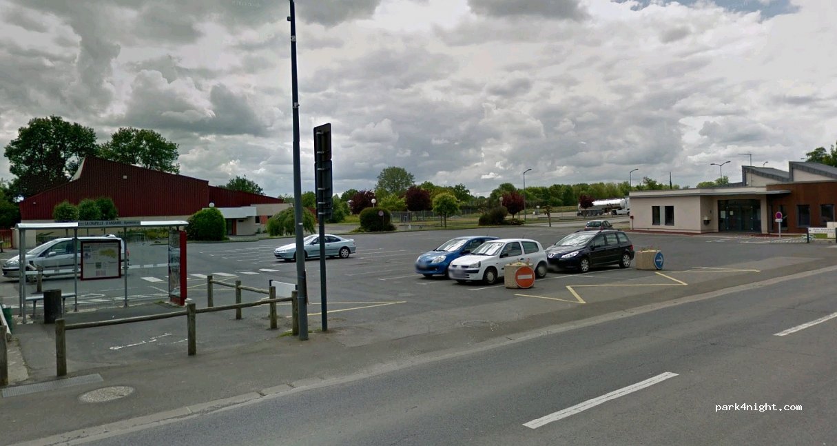(61140) La Chapelle-d'Andaine - 240 Le Bourg — foto