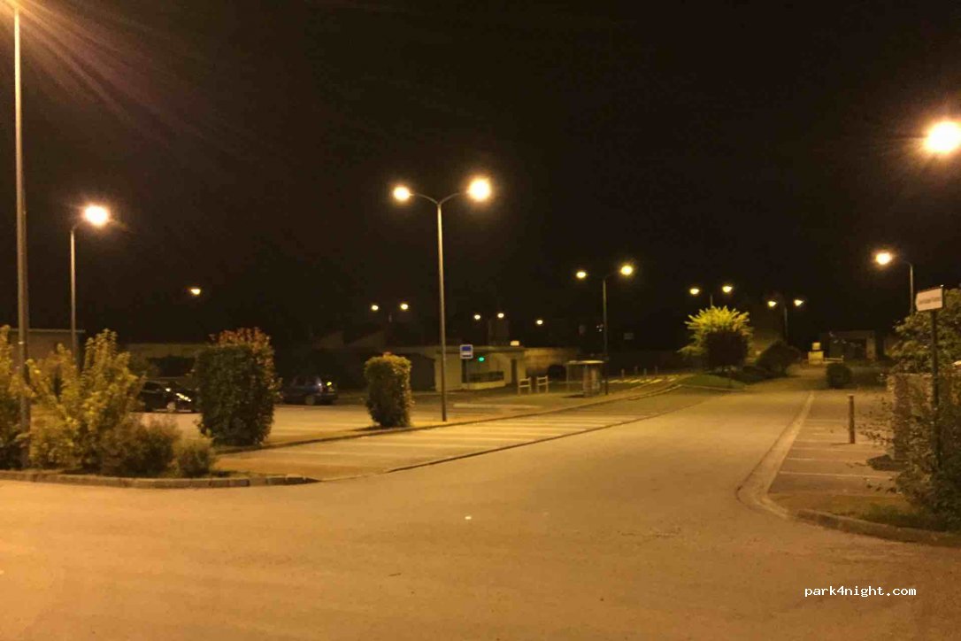 (61140) La Chapelle-d'Andaine - 240 Le Bourg — foto 2