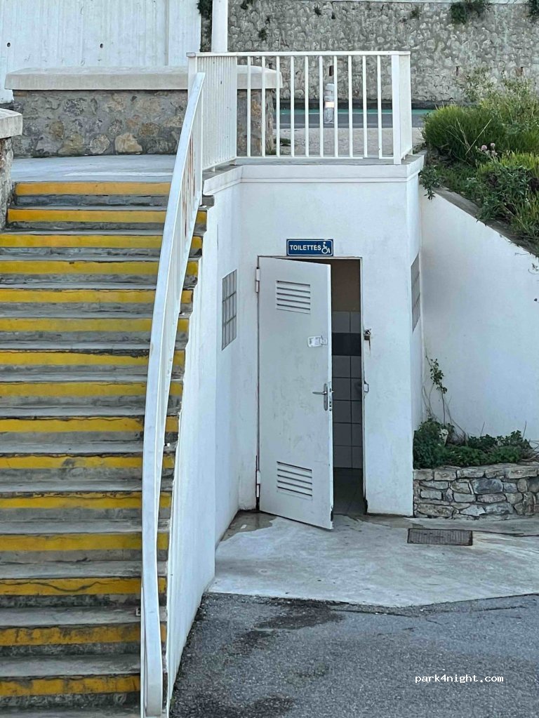 (83000) Toulon - 575 Avenue de la Tour Royale — foto 3