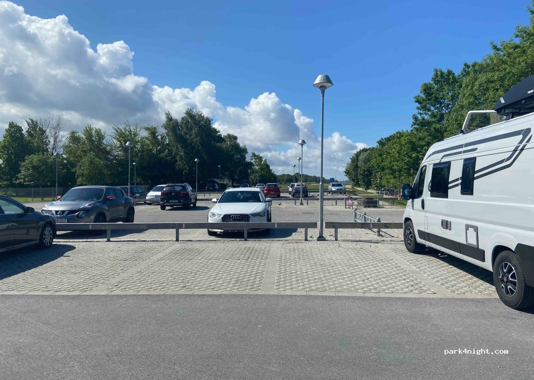 (234 32) Lomma - 120 Strandvägen — foto