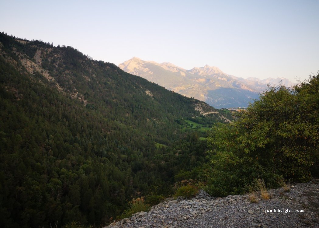 (05600) Guillestre - D902 — foto