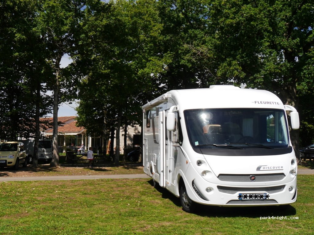 (86400) Savigné - D148 — foto