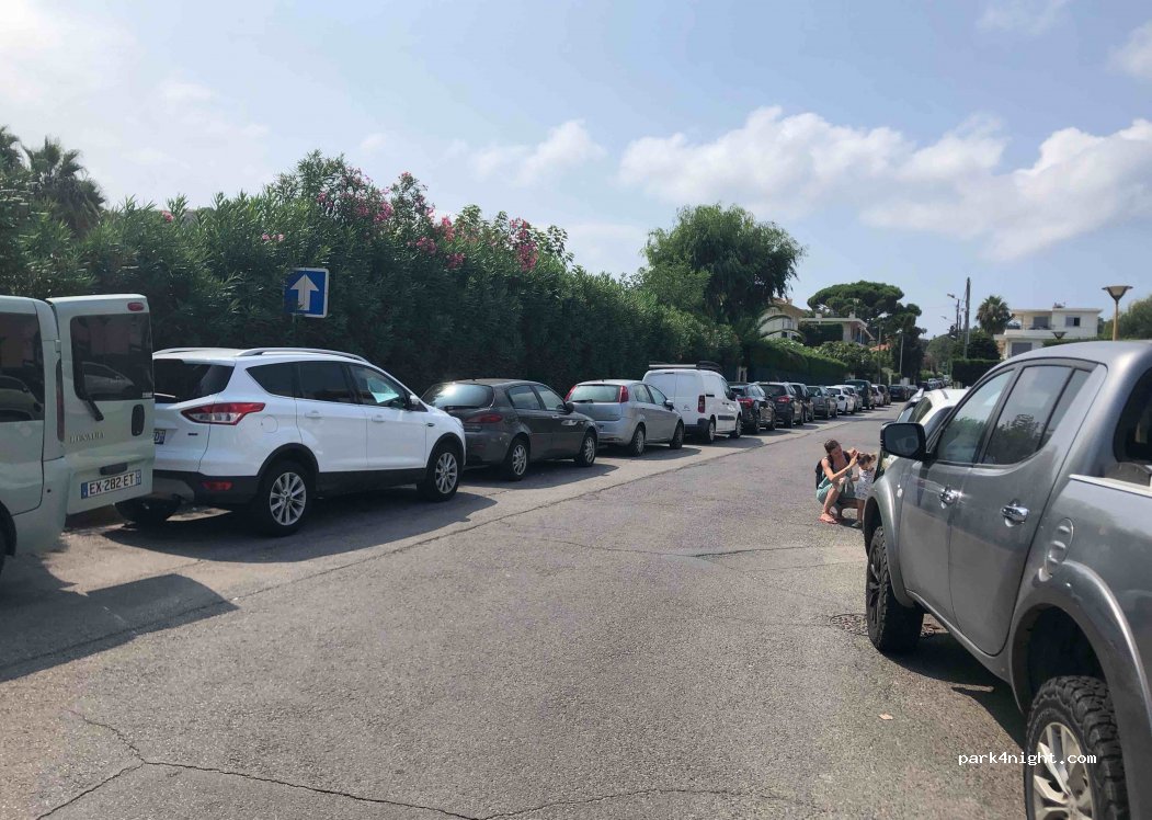 (06160) Antibes - 1 Avenue de la Salis — foto 2
