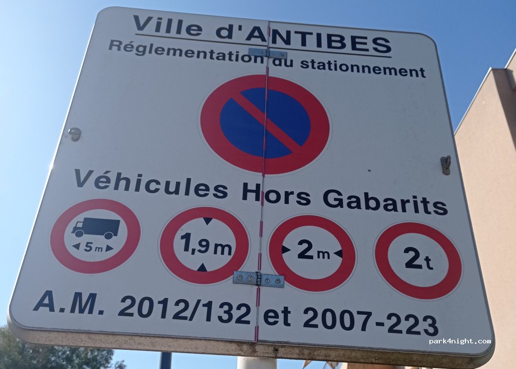 (06160) Antibes - 1 Avenue de la Salis — foto 4