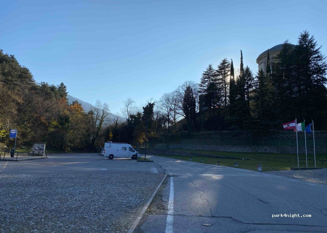 (38068) Rovereto - 33 Via Castel Dante — foto