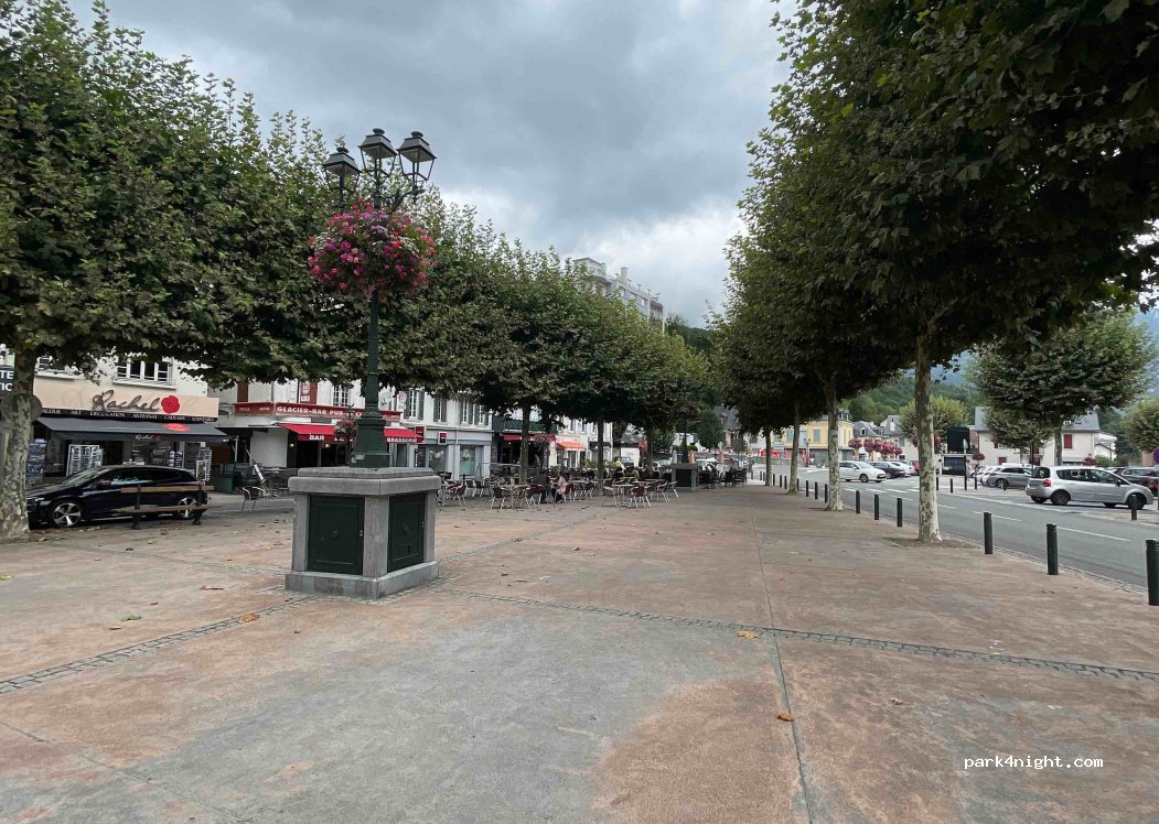 (65400) Argelès-Gazost - 9 Place Pierre Perus — foto