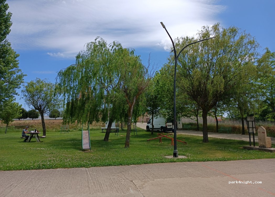 (49742) Riego del Camino - 11 Calle Pozo — foto 2