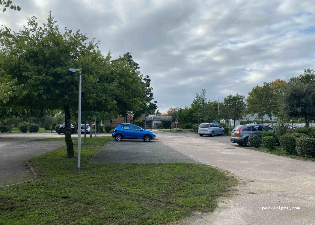 (33600) Pessac - 30 Avenue Pierre Castaing — foto 2