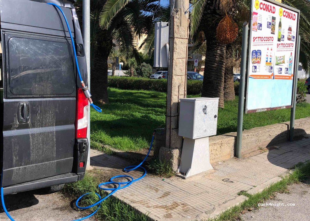 (98071) Capo d'Orlando - 16 Via Generale Domenico Maneri — foto