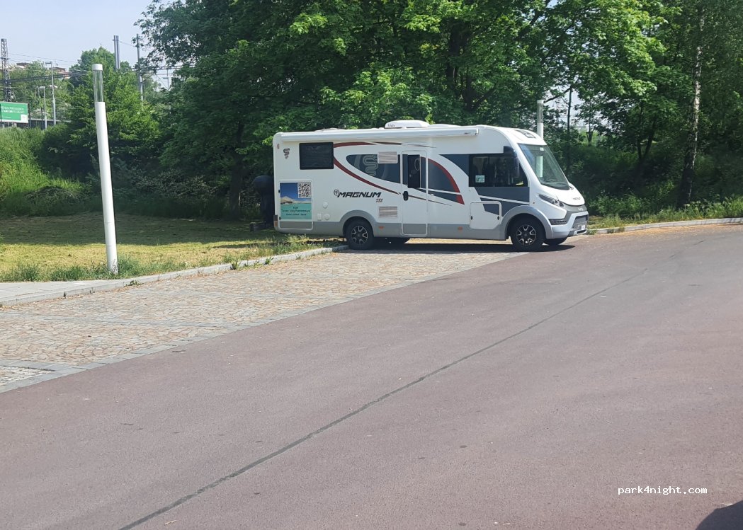 (360 10) Karlovy Vary - 83 Nákladní — foto 3
