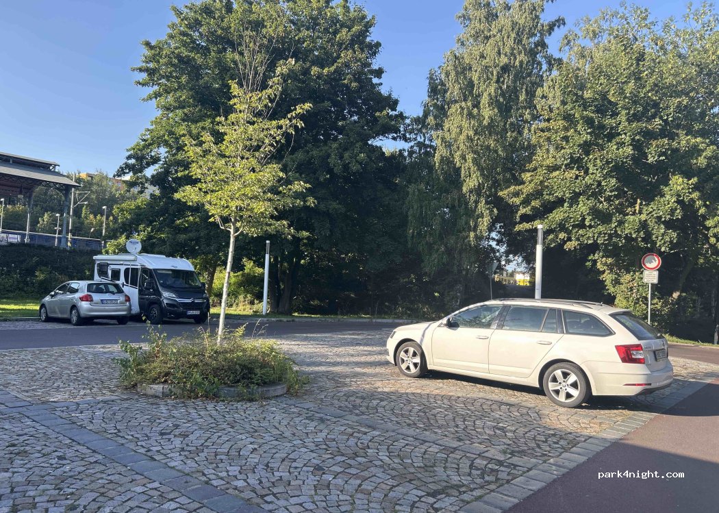 (360 10) Karlovy Vary - 83 Nákladní — foto 5