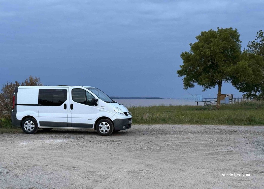 (33250) Saint-Julien-Beychevelle - Rte du Port — foto 5