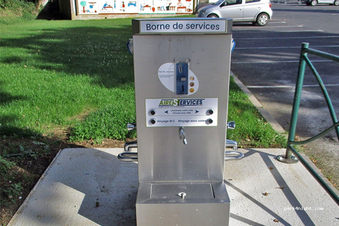 Aire de services pour camping-cars Spezet — foto