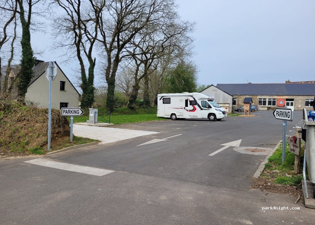 Aire de services pour camping-cars Spezet — foto 2