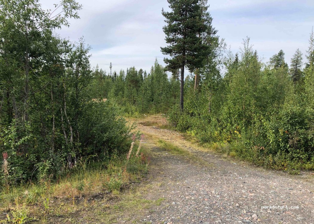 (980 10) Vittangi - Unnamed Road — foto