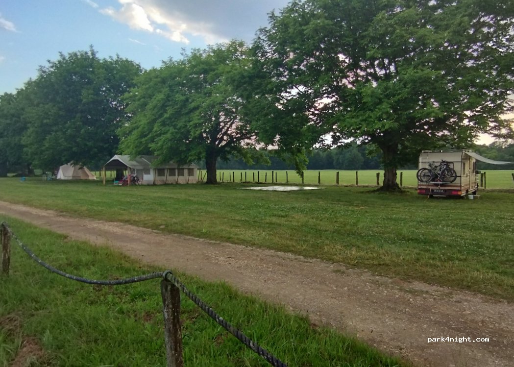 Aire naturelle de camping Autet — foto 3