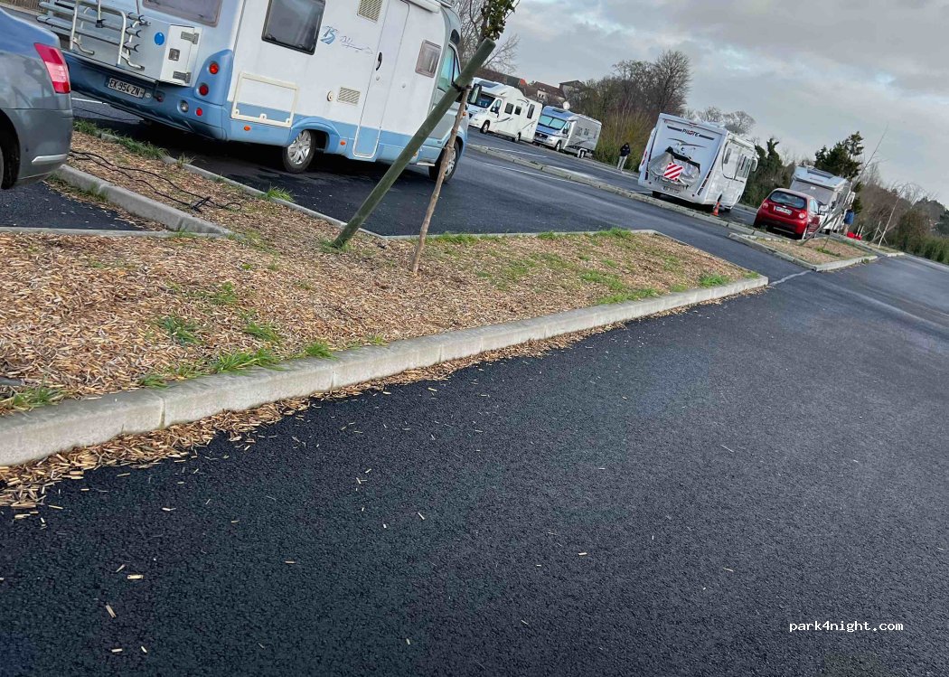 Aire camping-car Arras Vallée de la Scarpe — foto 3