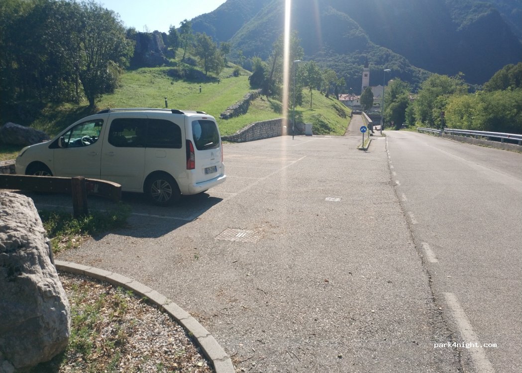(33010) Venzone - Via Passerella — foto