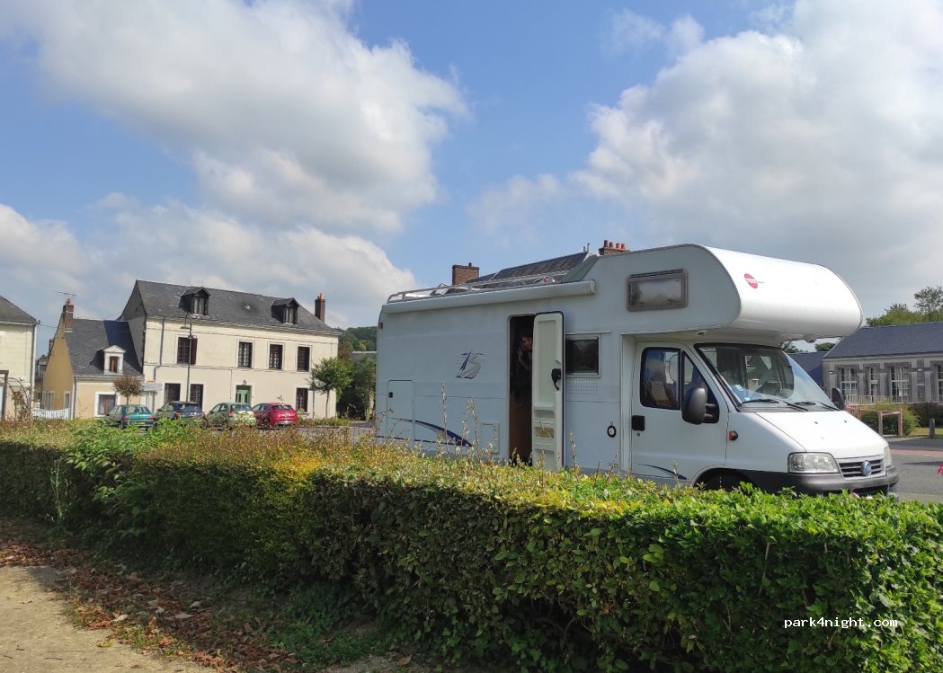 (72500) Dissay-Sous-Courcillon - 7 Place de la Mairie — foto