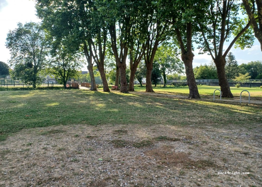 (72500) Dissay-Sous-Courcillon - 7 Place de la Mairie — foto 3