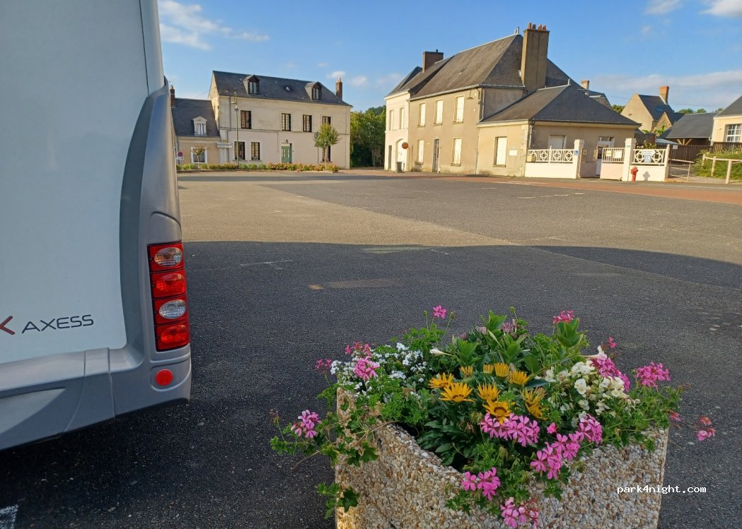 (72500) Dissay-Sous-Courcillon - 7 Place de la Mairie — foto 4