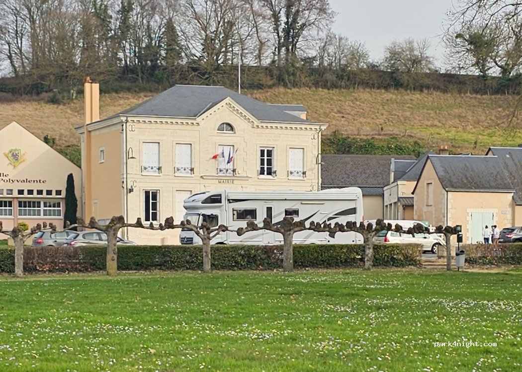 (72500) Dissay-Sous-Courcillon - 7 Place de la Mairie — foto 5