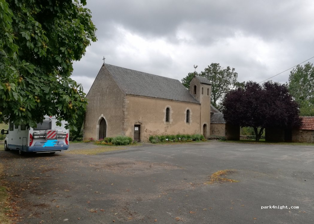 (36160) Pouligny-Saint-Martin - Le Bourg — foto 2