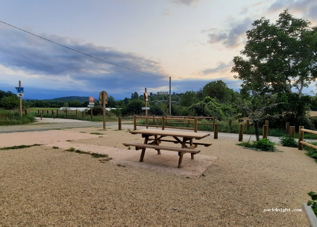 (11230) Tréziers - — foto