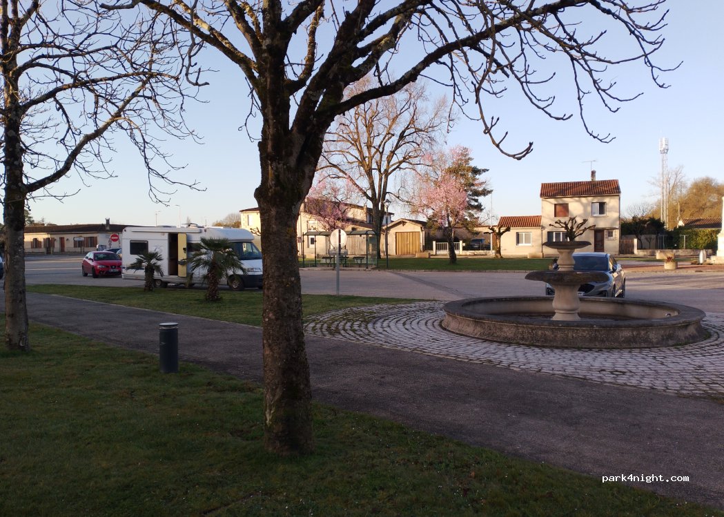 (17210) Bussac-Forêt - 3 Route de Montendre — foto 2
