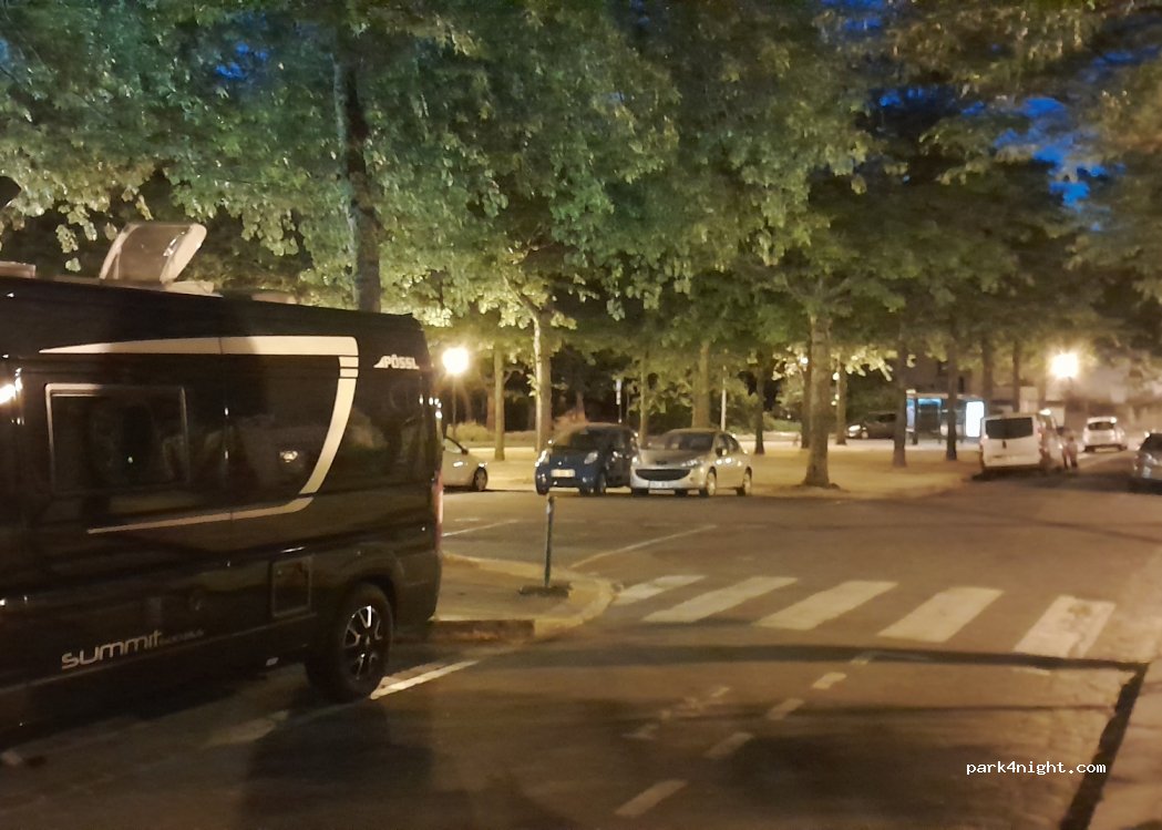 (35000) Rennes - 1 Place du Souvenir Français — foto 2