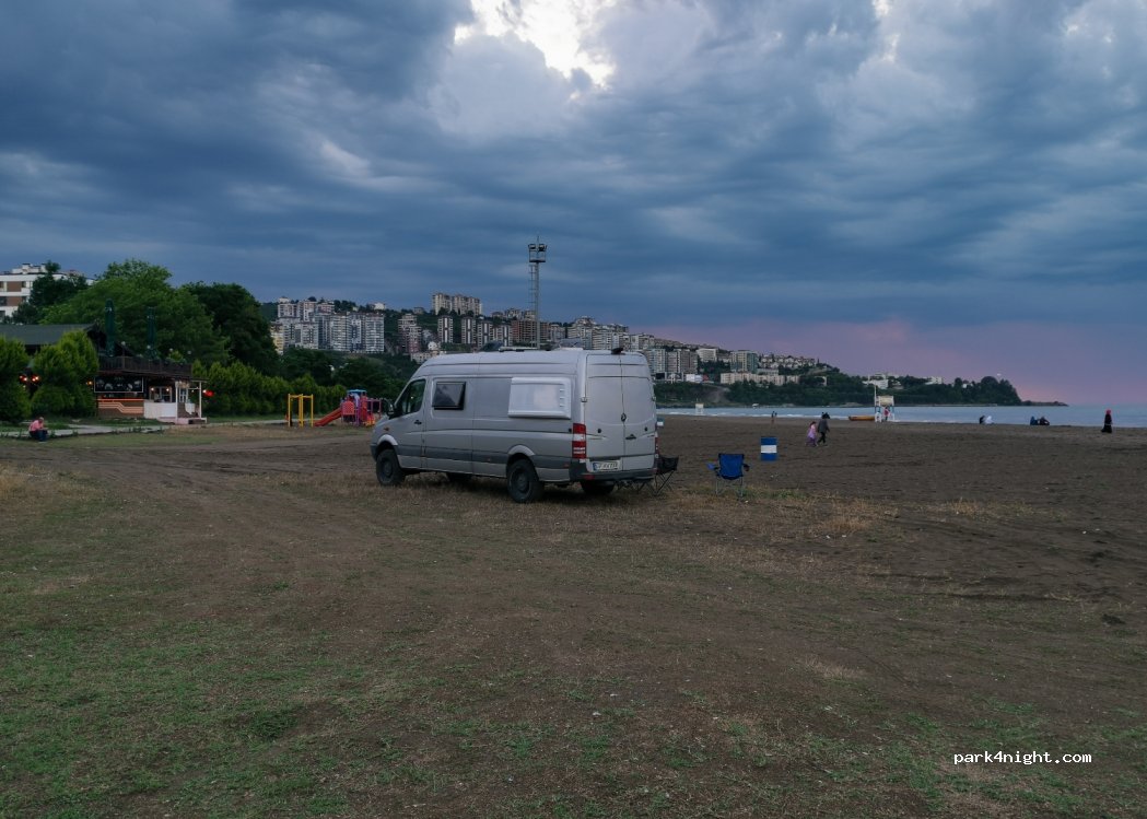 (61290) Yomra - Ongun Sokak — foto