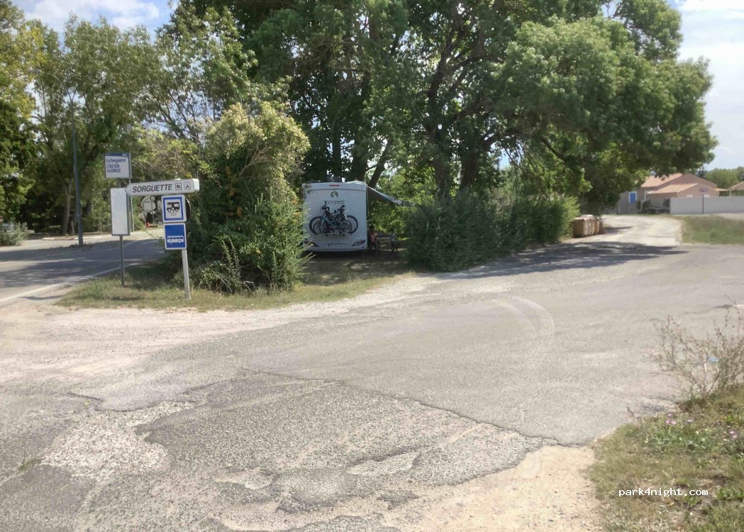 (84800) L'Isle-sur-la-Sorgue - 770 Route d'Apt — foto 2