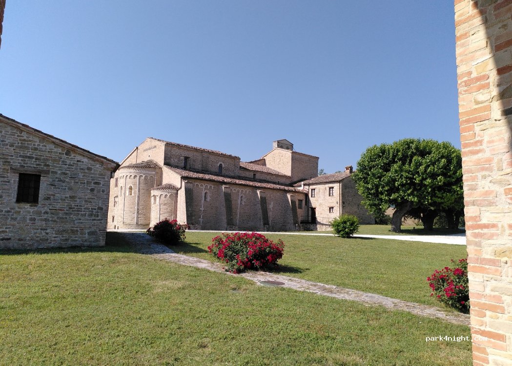 (62021) Apiro - Strada Provinciale 117 — foto 4