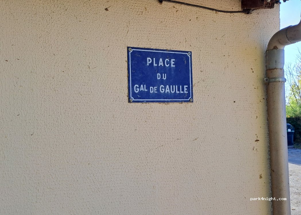 (31390) Marquefave - 3 Place du Général de Gaulle — foto 2