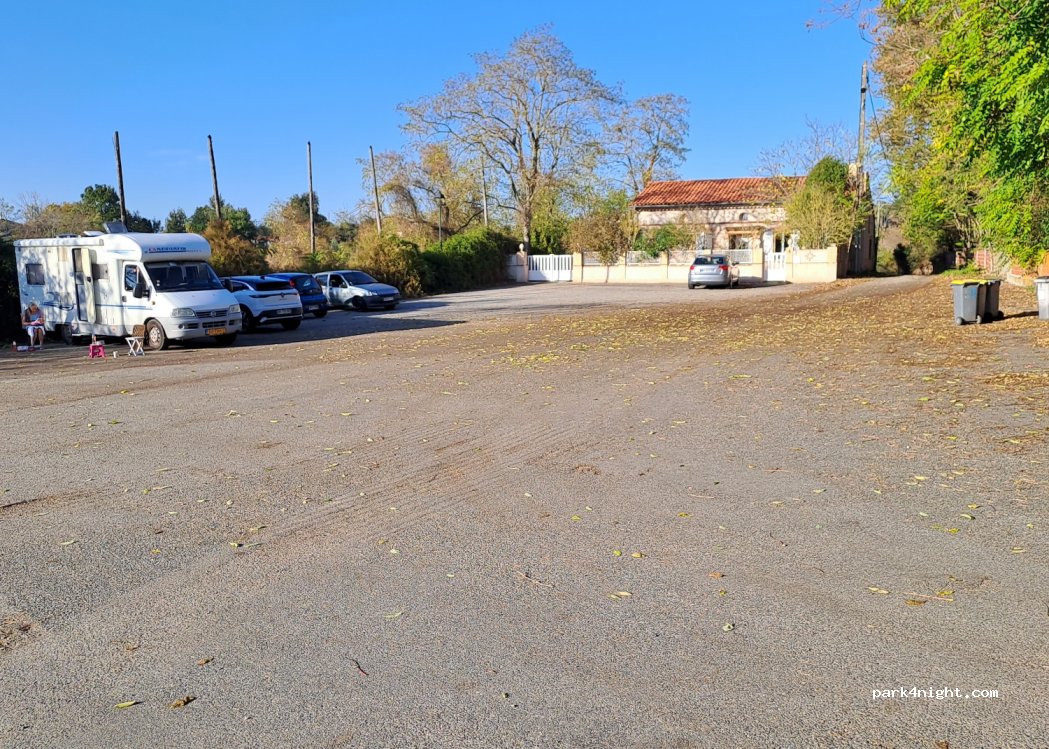 (31390) Marquefave - 3 Place du Général de Gaulle — foto 3