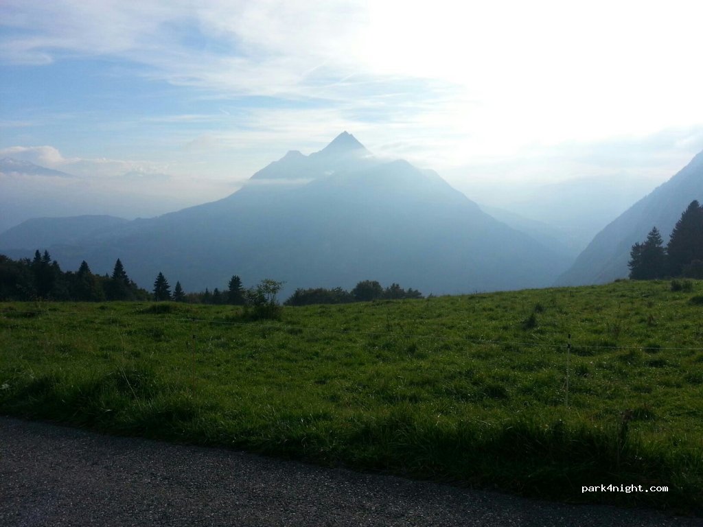 (73400) Ugine - Unnamed Road — foto