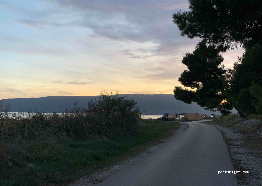 (20343) Komin - Unnamed Road — foto 2