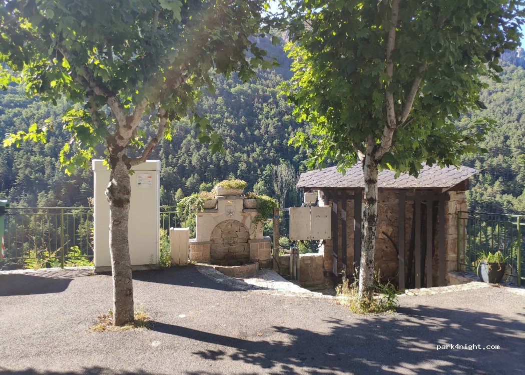 (48150) Saint-Pierre-des-Tripiers - Le Truel — foto