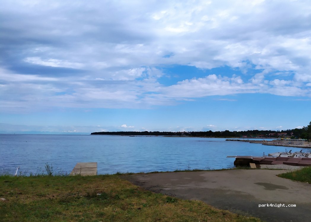 (52470) Katoro - Unnamed Road — foto
