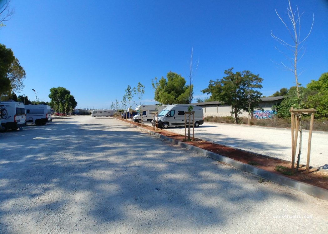 parking Mandrac — foto