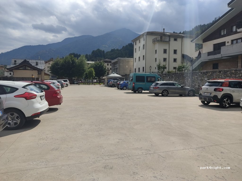 (33020) Sutrio - Viale Europa Unita 7 — foto