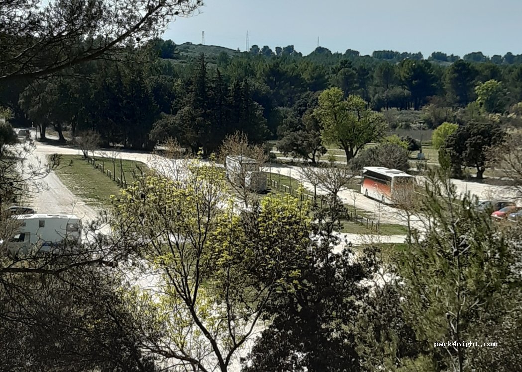 (13330) La Barben - Unnamed Road — foto 4