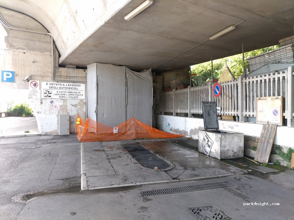 (34123) Trieste - Passaggio Sant'Andrea — foto 2