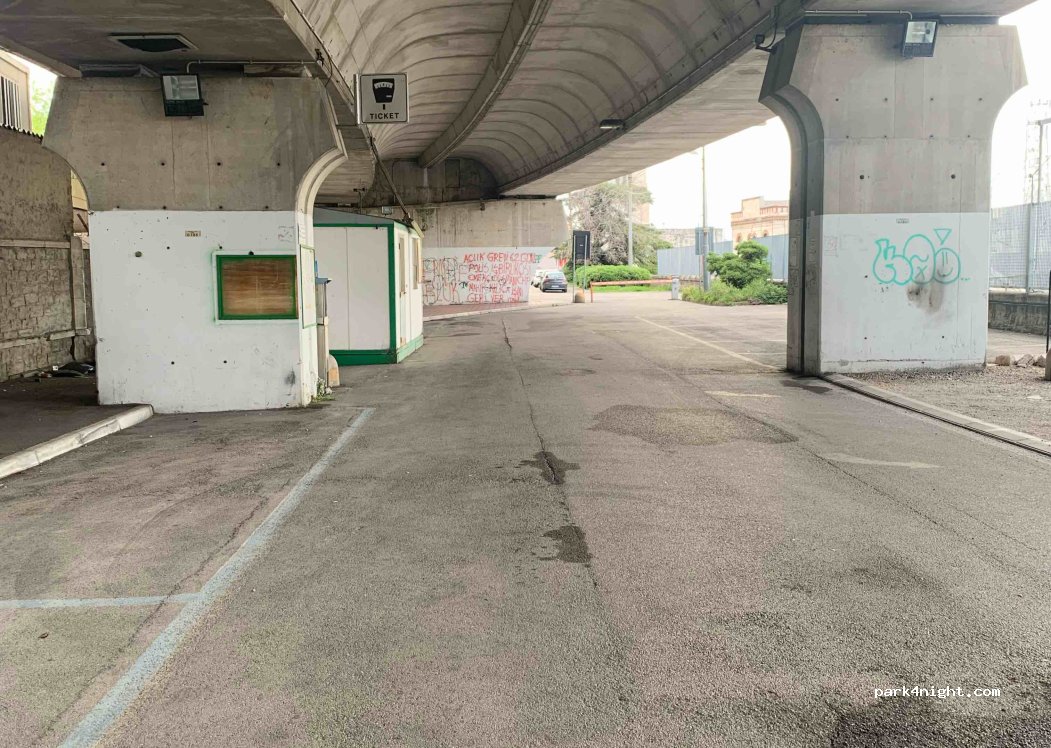 (34123) Trieste - Passaggio Sant'Andrea — foto 3